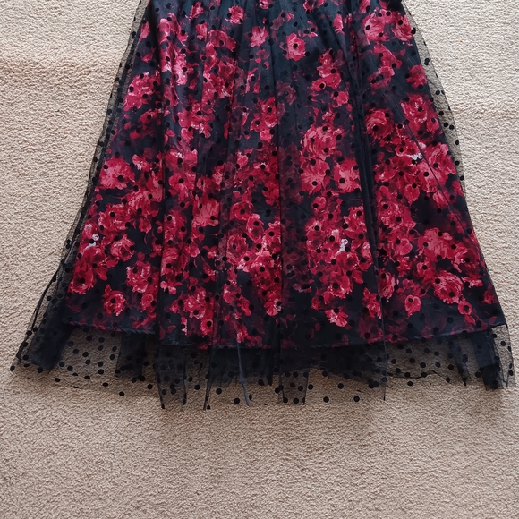 Black and Red Floral Dress - Picture 5 of 11